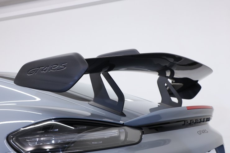 ポルシェ 718 Cayman GT4 RS PDK ヴァイザッハパッケージ 右ハンドル