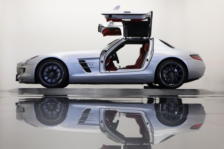 メルセデスベンツ SLS AMG AMGパフォーマンスステアリング AMG