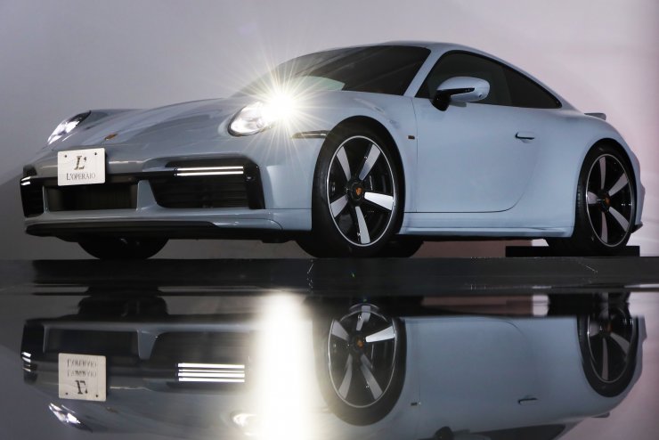 ポルシェ 911(Type992) スポーツクラシック 7MT 世界限定1250台 全面