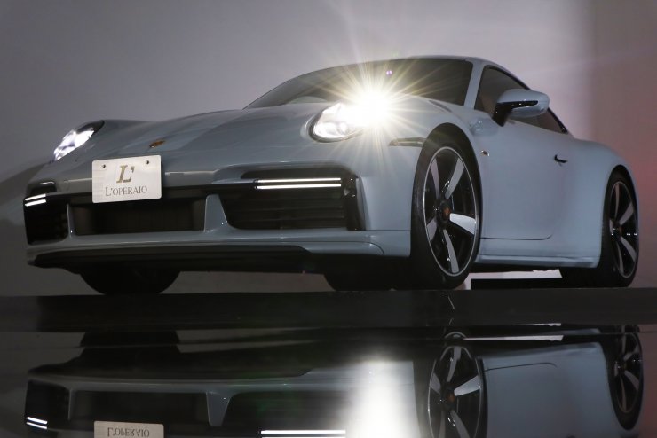 ポルシェ 911(Type992) スポーツクラシック 7MT 世界限定1250台 全面