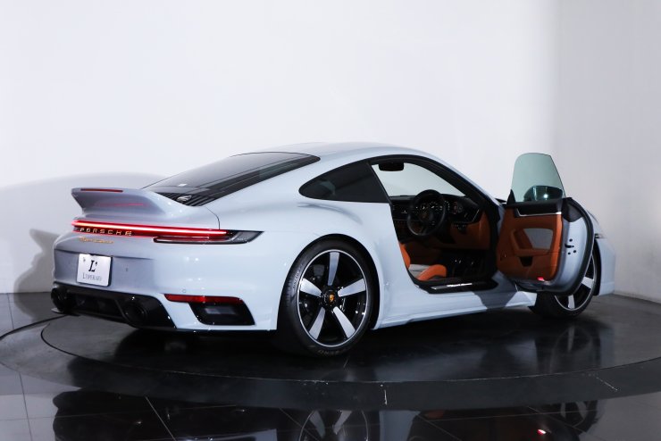 ポルシェ 911(Type992) スポーツクラシック 7MT 世界限定1250台