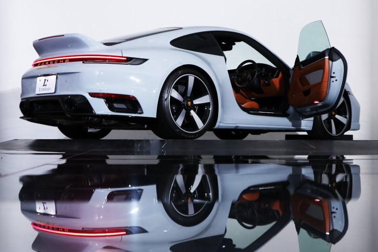 ポルシェ 911(Type992) スポーツクラシック 7MT 世界限定1250台