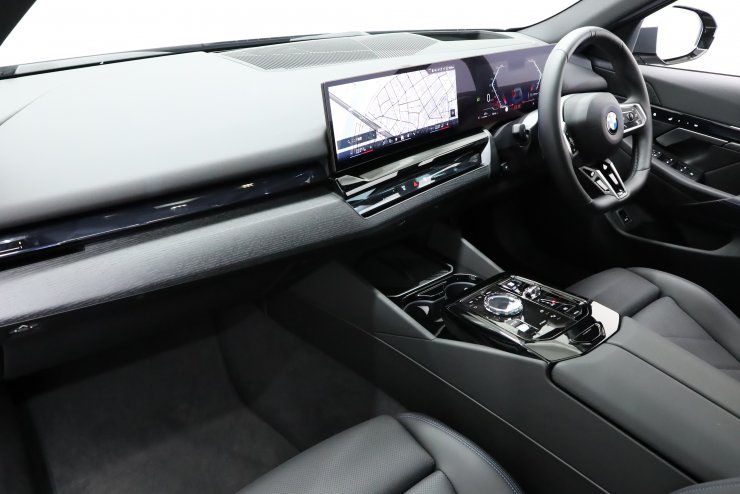 BMW 5シリーズ 523d xDrive Mスポーツツーリング 1オーナー 有償マット
