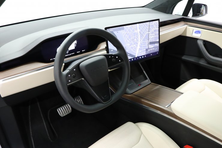 テスラ モデルX AWD 後期モデル 1オーナー 左ハンドル クリームレザー