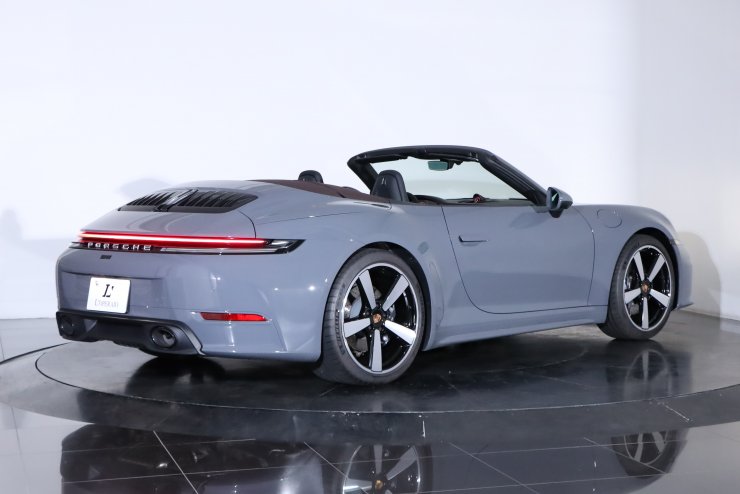 ポルシェ 911(Type992) カレラ カブリオレ PDK 現行モデル 左ハンドル