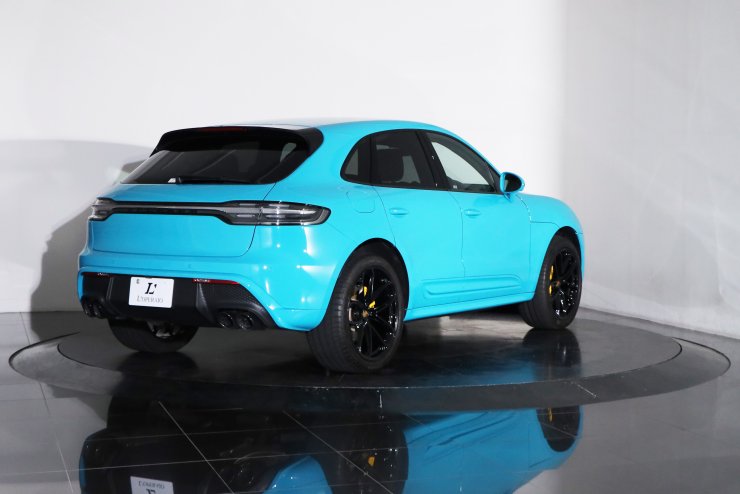 ポルシェ マカン PDK 有償色:マイアミブルー 純正21インチアルミ