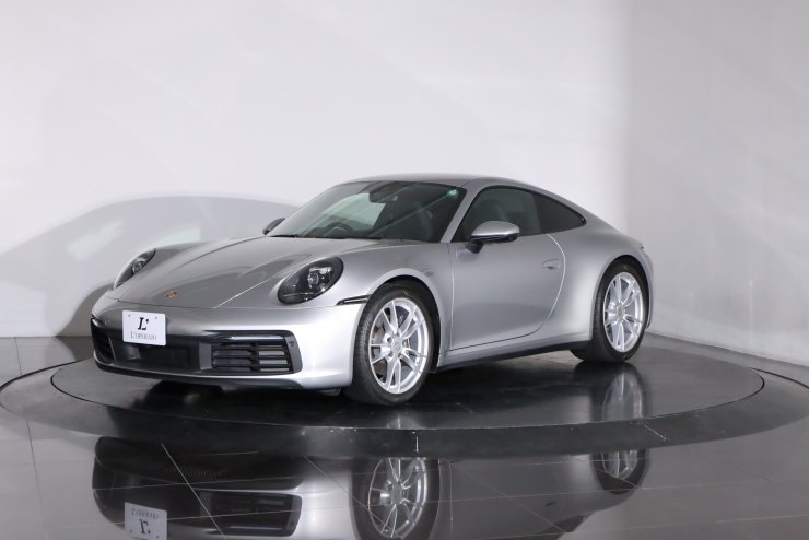 ポルシェ 911(Type992) カレラ PDK 1オーナー 有償色 純正19/20インチ