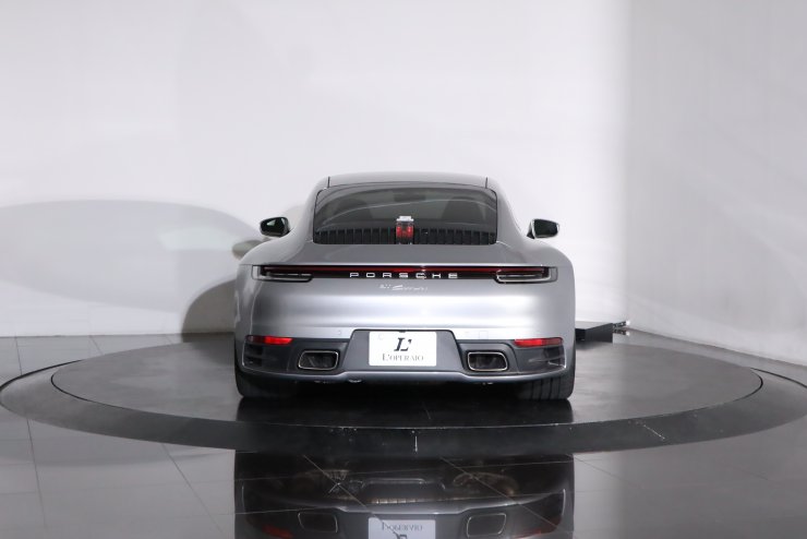 ポルシェ 911(Type992) カレラ PDK 1オーナー 有償色 純正19/20インチ