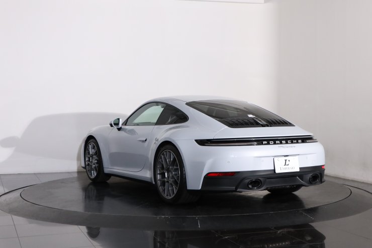ポルシェ 911(Type992) カレラ PDK 1オーナー車 カラー：アイス