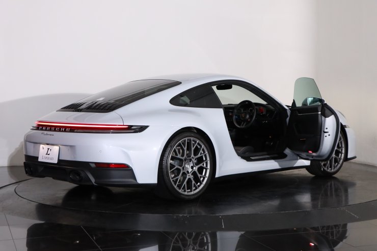 ポルシェ 911(Type992) カレラ PDK 1オーナー車 カラー：アイス