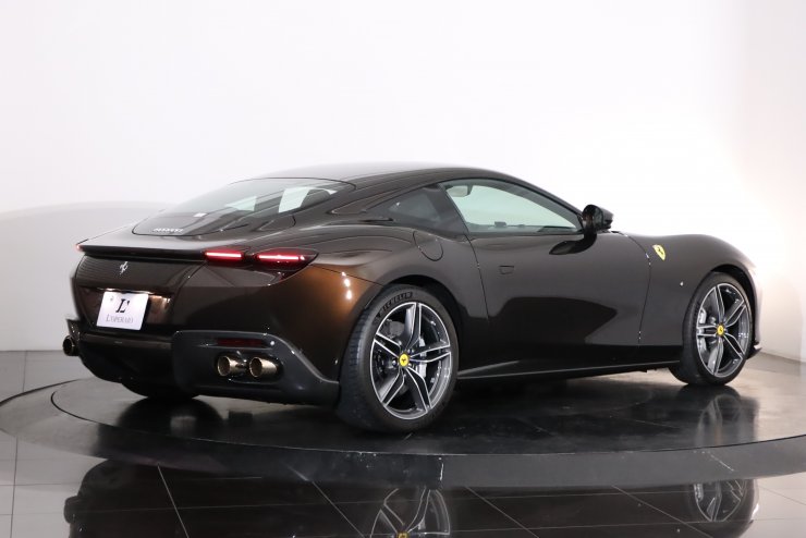 フェラーリ ローマ F1 DCT 正規ディーラー車 taylor made 特注ペイント