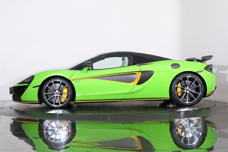 マクラーレン 570S スパイダー マンティスグリーン(有償色)/アーモンド