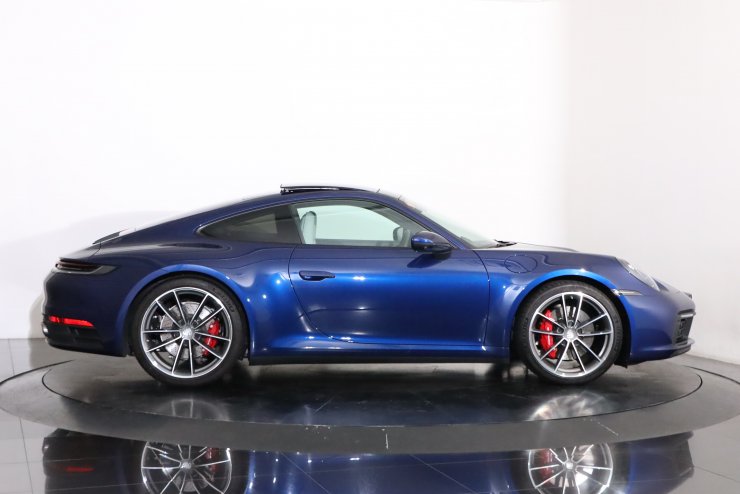 ポルシェ 911(Type992) カレラS PDK 1オーナー車 ゲンチアンブルー