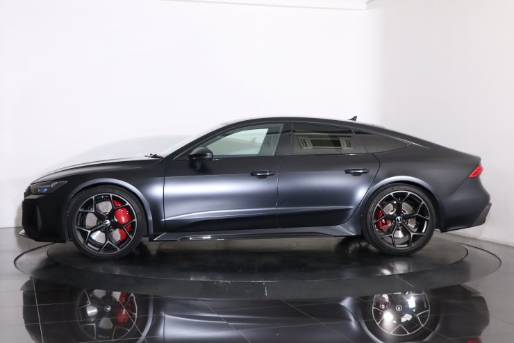 アウディ RS7スポーツバック ブラックスタイリングPKG 純正22インチ