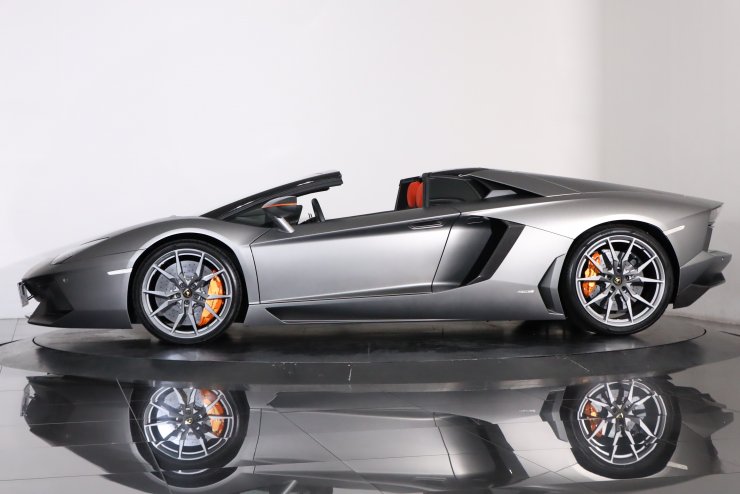 ランボルギーニ アヴェンタドール LP700-4 ロードスター 有償マット
