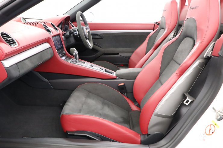 ポルシェ 718 718 spyder PDK ワンオーナー スパイダークラシック