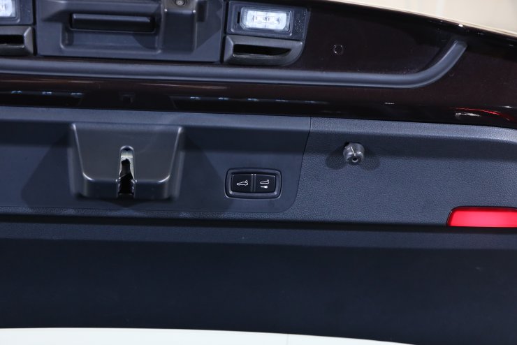 ポルシェ パナメーラ PDK ベージュレザー メモリー機能付電動シート