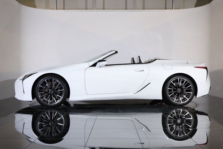 レクサス LC LC500 コンバーチブル 後期モデル 大型ナビゲーション 白