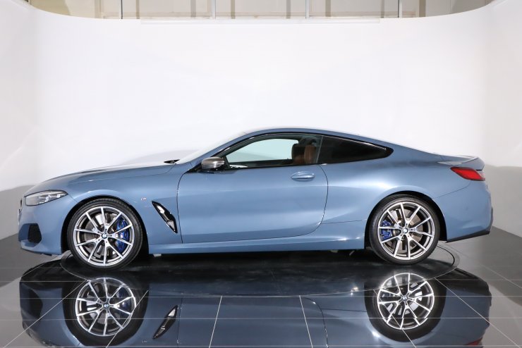 BMW 8シリーズ M850i xドライブ クーペ 有償色 茶×黒革 純正20