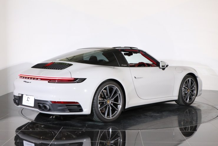 ポルシェ 911(Type992) タルガ4 PDK クレヨン/ボルドーレッド×ブラック