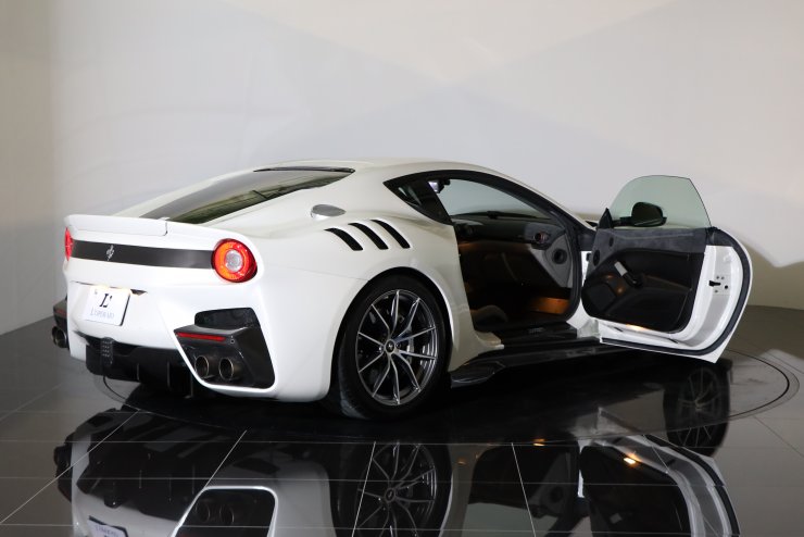 フェラーリ F12 TDF 世界限定799台 正規ディーラー車 特別外装色