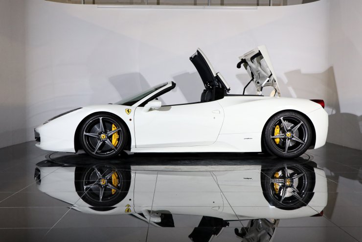 リベラータ フェラーリ 458 スパイダー F1 DCT 新車並行 カーボンLEDステアリング