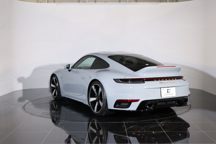 ポルシェ 911(Type992) スポーツクラシック 7MT 世界限定1250台 全面