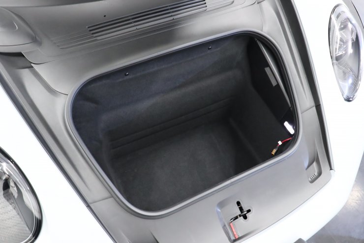 ポルシェ 911(Type992) スポーツクラシック 7MT 世界限定1250台 全面