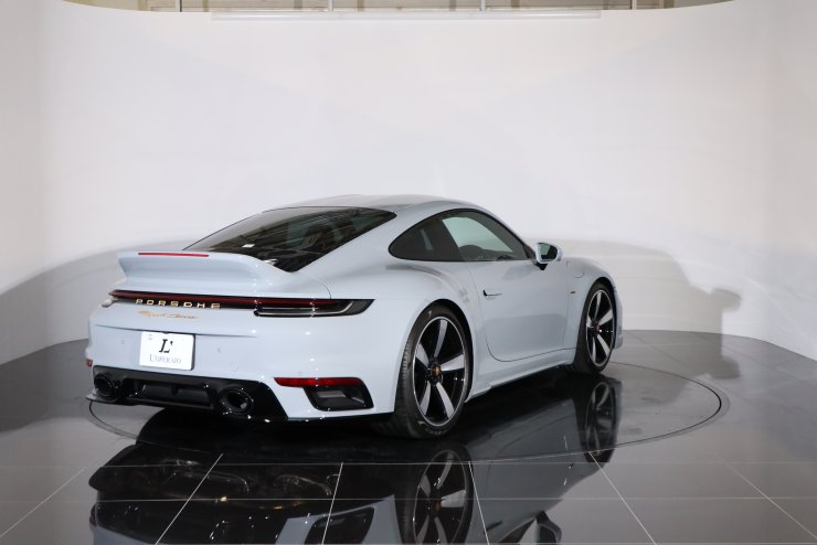 ポルシェ 911(Type992) スポーツクラシック 7MT 世界限定1250台 全面