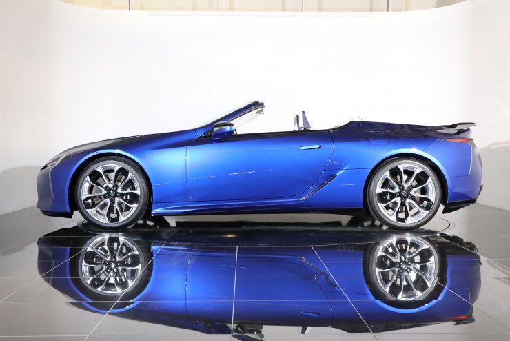 レクサス LC LC500 コンバーチブル ストラクチュラルブルー 限定60台