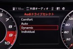 アウディ