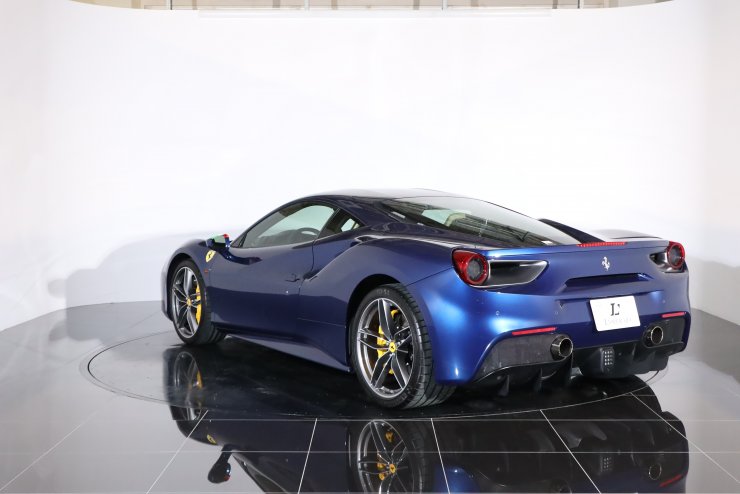 フェラーリ 488 GTB F1 DCT 正規ディーラー車 カーボンファイバー