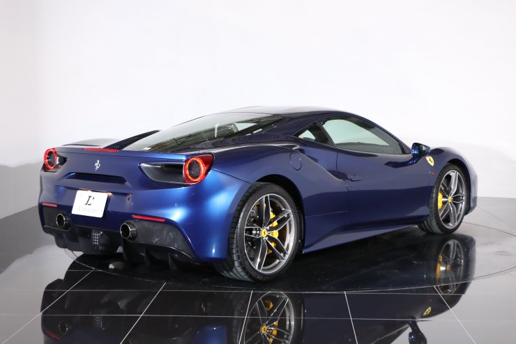 フェラーリ 488 GTB F1 DCT 正規ディーラー車 カーボンファイバー
