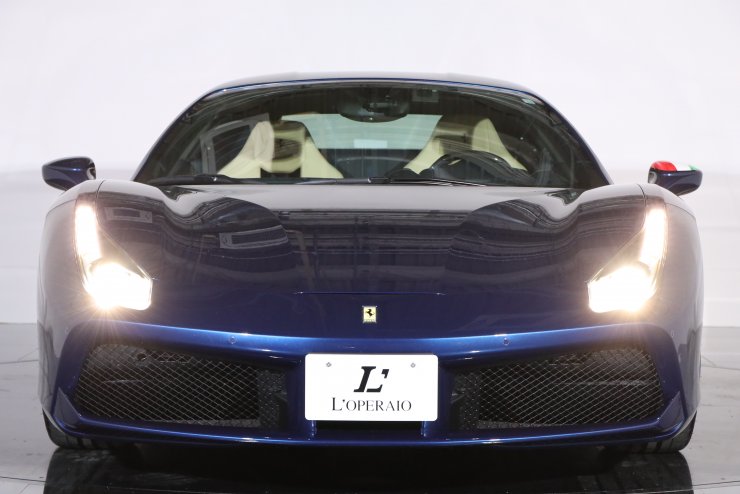 フェラーリ 488 GTB F1 DCT カーボンファイバードライバーゾーン
