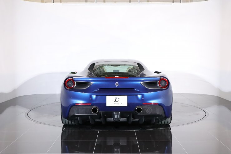 フェラーリ 488 GTB F1 DCT 正規ディーラー車 カーボンファイバー