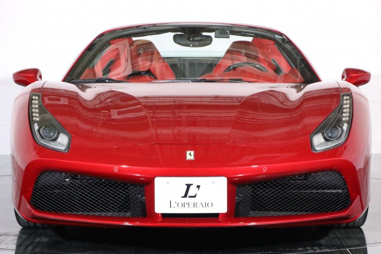 フェラーリ 488 スパイダー F1 DCT 特注カラー ロッソマラネロ