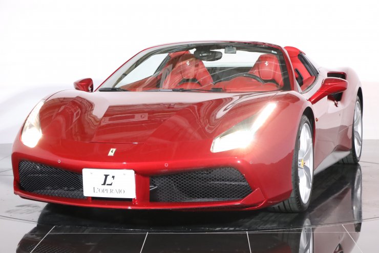 フェラーリ 488 スパイダー F1 DCT 特注カラー ロッソマラネロ