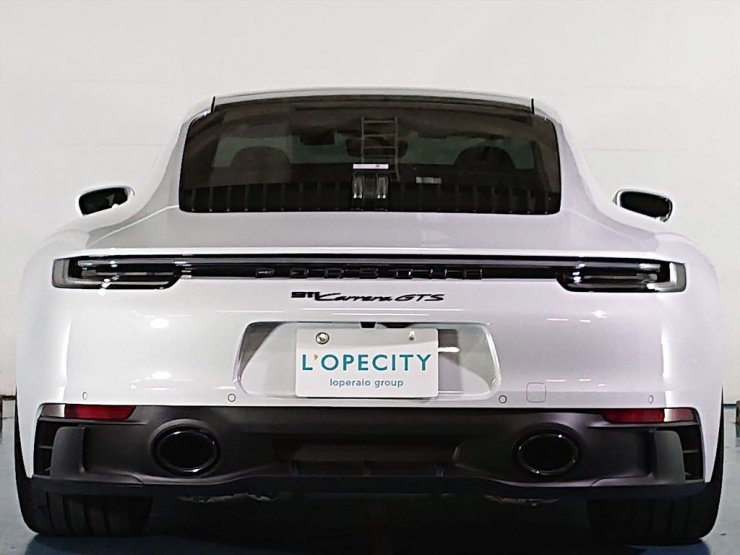 ポルシェ 911(Type992) カレラGTS PDK オプション総額438万円 有償色