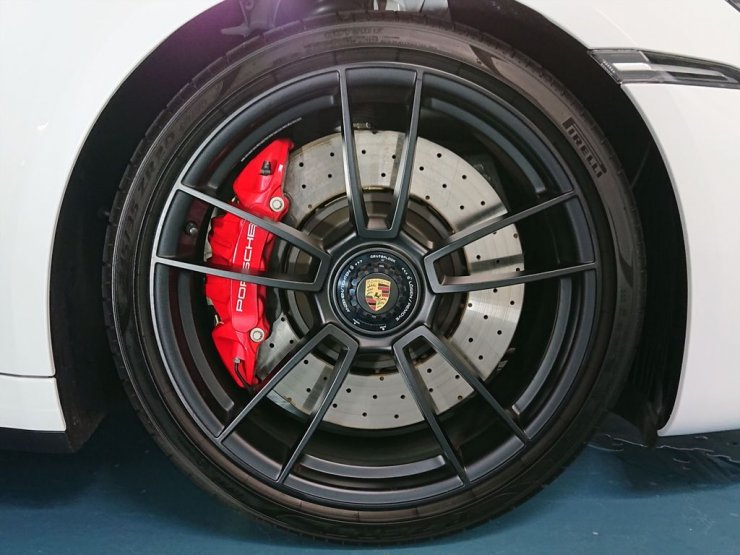 ポルシェ 911(Type992) カレラGTS PDK オプション総額438万円 有償色