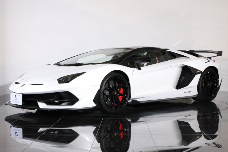 ランボルギーニ アヴェンタドール SVJ ロードスター 正規ディーラー車