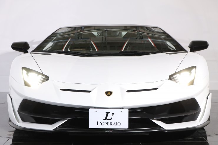 ランボルギーニ アヴェンタドール SVJ ロードスター 正規ディーラー車