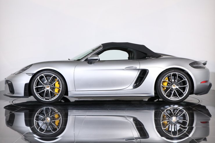 ポルシェ 718 Spyder 6MT 左ハンドル 1オーナー車 PCCB