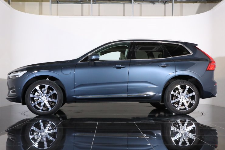 ボルボ XC60 リチャージ プラグインハイブリッド T8 AWD インスク