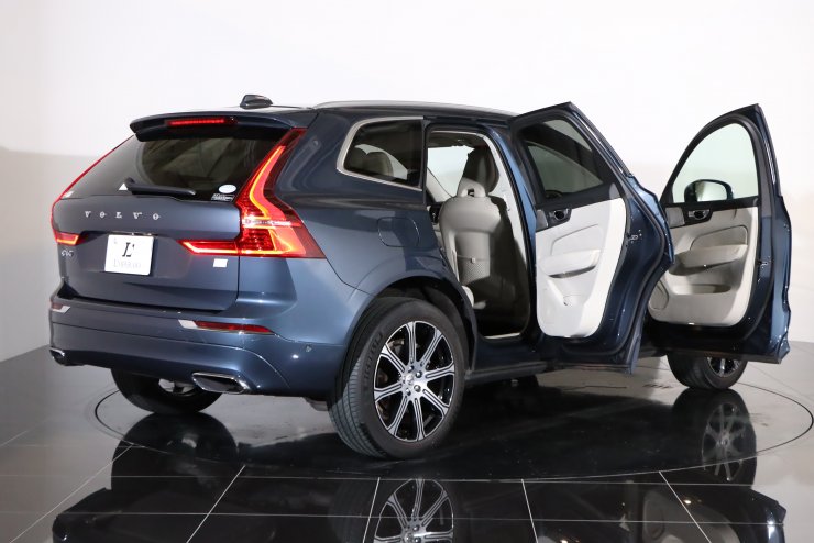 ボルボ XC60 リチャージ プラグインハイブリッド T8 AWD インスク