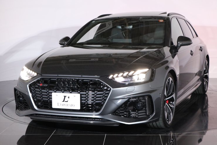 アウディ RS4アバント カーボンブレーキ カーボンスタイリングPKG