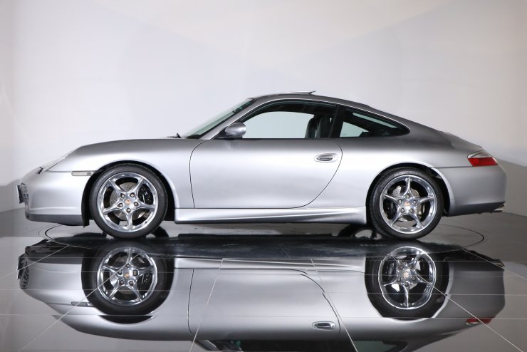 ポルシェ 911(Type996) カレラ 40thアニバーサリーエディション 6MT