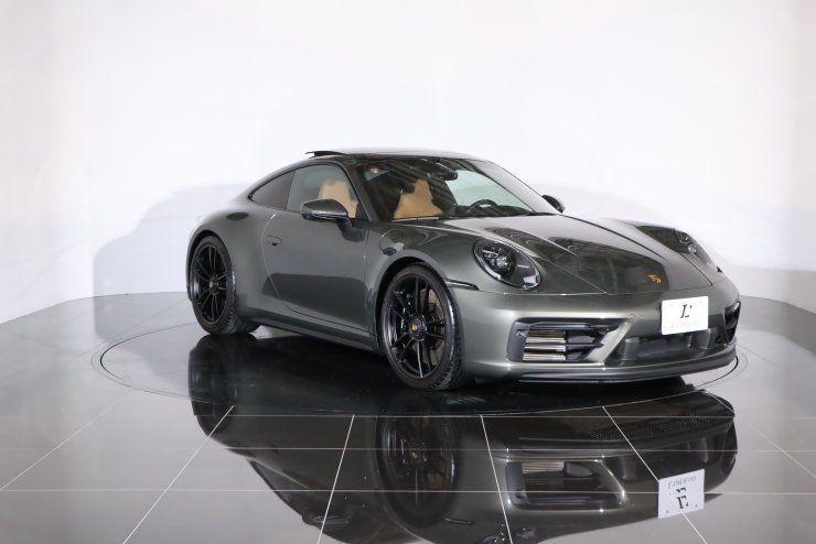 UTモデル　ポルシェ911 カレラ ポルシェ 911(Type992) カレラGTS 7MT 左H 1オーナー 有償色 ガラス