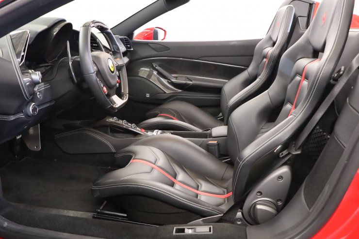 totti様　オーダー品 フェラーリ 488 スパイダー F1 DCT 左ハンドル 1オーナー