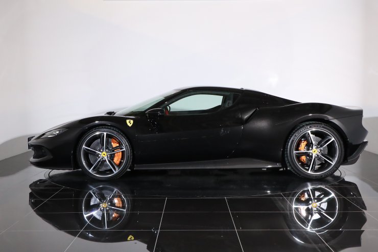 フェラーリ 296 GTB F1 DCT 1オーナー メーカーOP1368万円 有償色