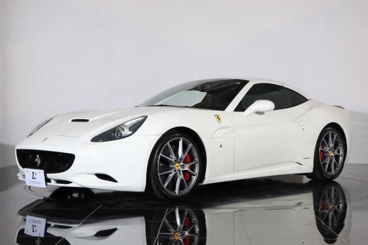 フェラーリ カリフォルニア 30 F1 DCT 正規ディーラー車 純正20インチ